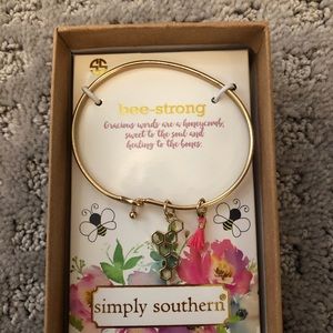 BNWT Simply Southern bundle Bee-strong